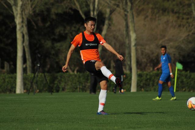 马刺1年220万签回内线悍将 投篮命中率72.5%